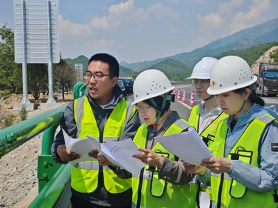 河北高速集團總工程師張宏君赴張涿分公司調研指導工程技術服務工作